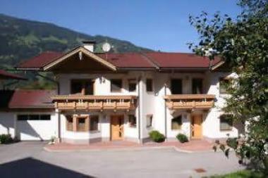 Rakouské místo Zell am Ziller s chatou Andrea