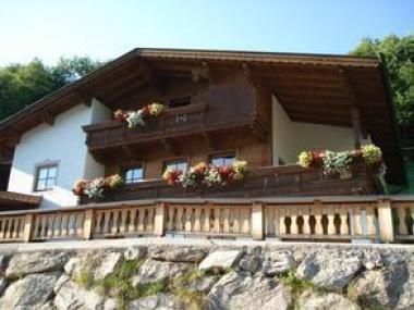 Rakouské místo Zell am Ziller s chatou Nina