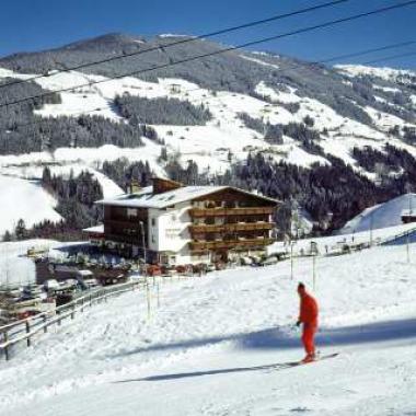 Rakouský hotel Dörflwirt v zimě
