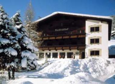 Rakouský hotel Kirchbichlhof v zimě