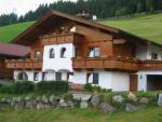 Rakouské místo Zell am Ziller s chatou Rieder