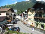 Městečko Mayrhofen a jedna z ulic
